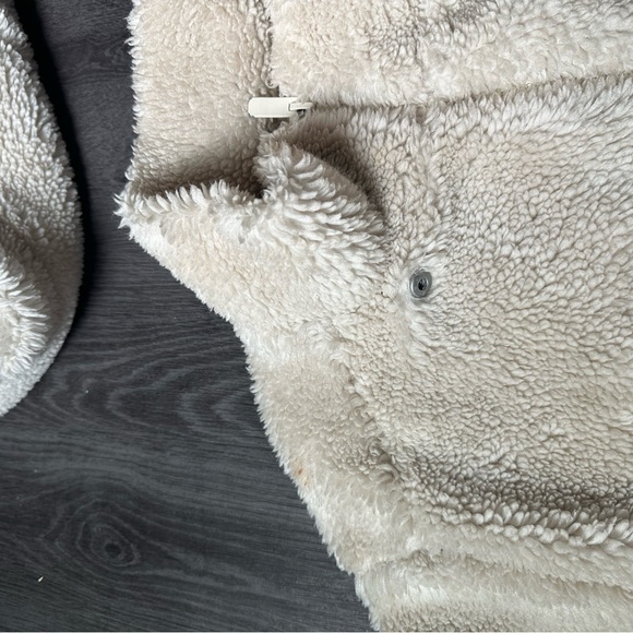 ALO Yoga Women's Plush Cream Teddy Jacket - Picture 6 of 8